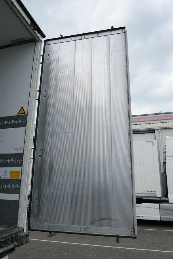 Semirremolque caja cerrada Schmitz Cargobull SKO 24/3 x ZURR/2 x LIFT /LBW 2000 kg / 2,70: foto 20