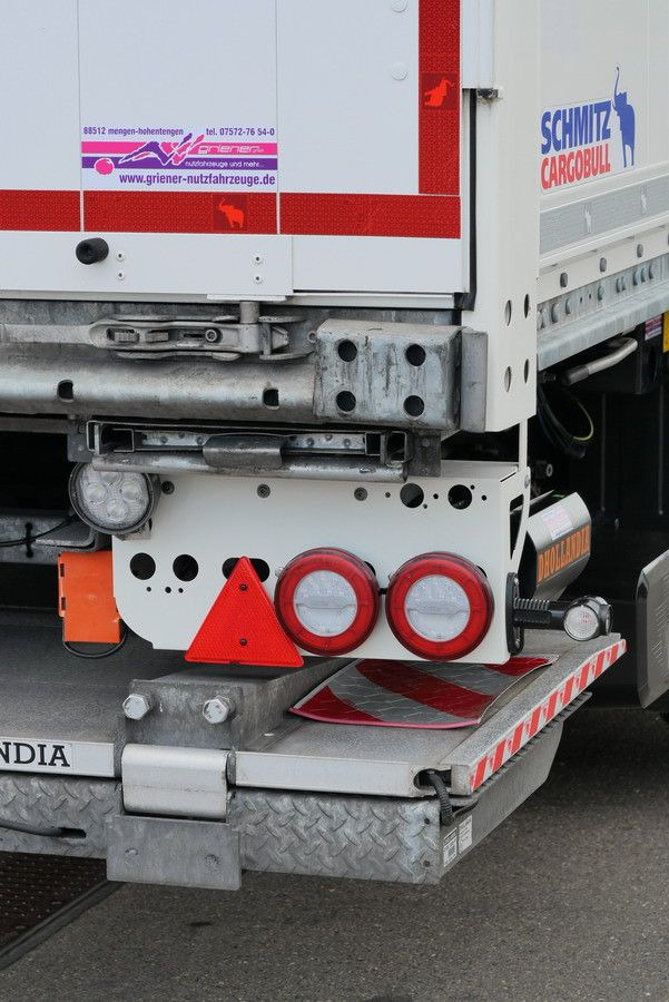 Semirremolque caja cerrada Schmitz Cargobull SKO 24/3 x ZURR/2 x LIFT /LBW 2000 kg / 2,70: foto 12