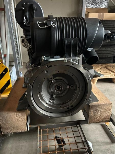 Yanmar 3TNV76 18,2kW @ 3200 U/min-1 - Motor para Maquinaria de construcción: foto 4 Yanmar 3TNV76 18,2kW @ 3200 U/min-1 - Motor para Maquinaria de construcción: foto 4