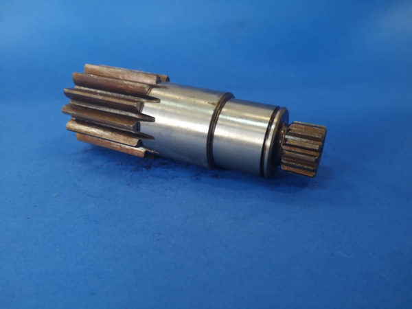 010100A Wałek silnika obrotu Schaeff HR12 - Reductor de giro para Maquinaria de construcción: foto 1 010100A Wałek silnika obrotu Schaeff HR12 - Reductor de giro para Maquinaria de construcción: foto 1