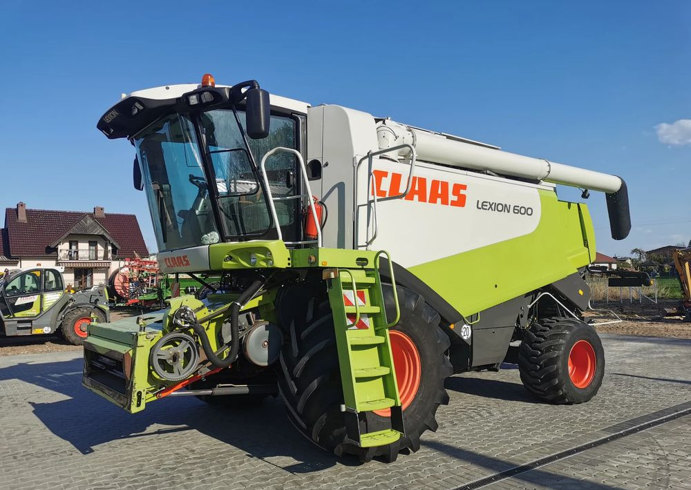 Claas Lexion 600 - Cosechadora de granos: foto 1 Claas Lexion 600 - Cosechadora de granos: foto 1
