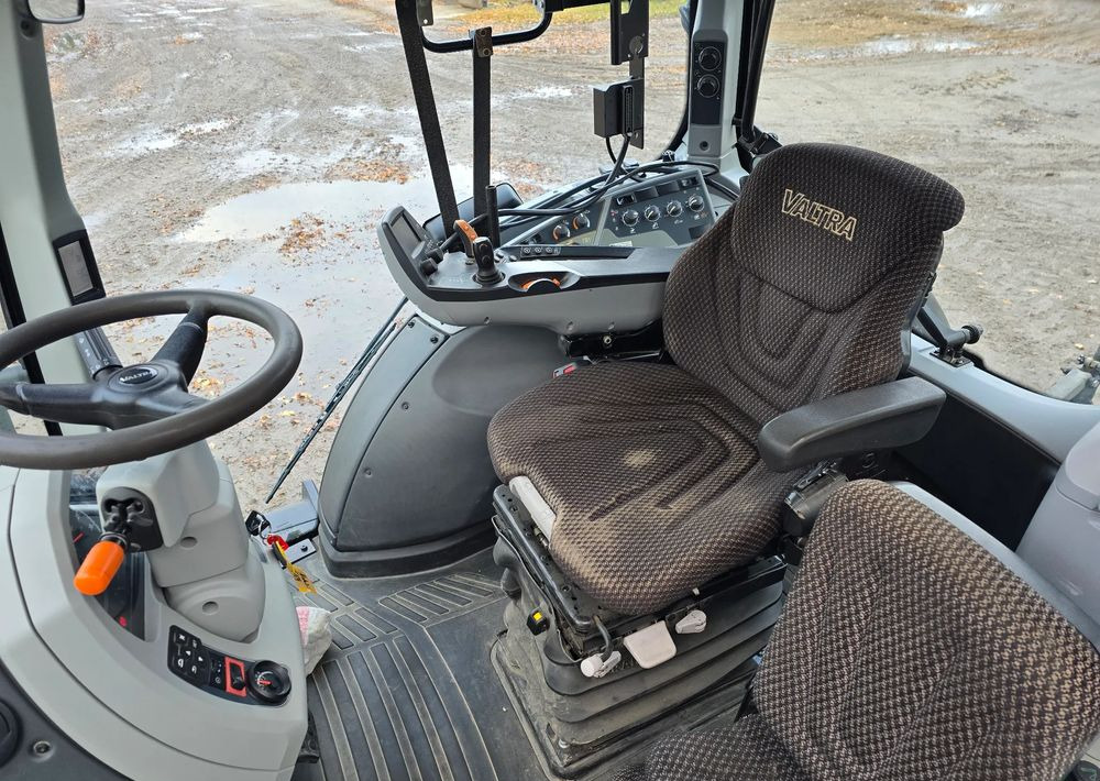 Valtra T 174S - Tractor: foto 5 Valtra T 174S - Tractor: foto 5