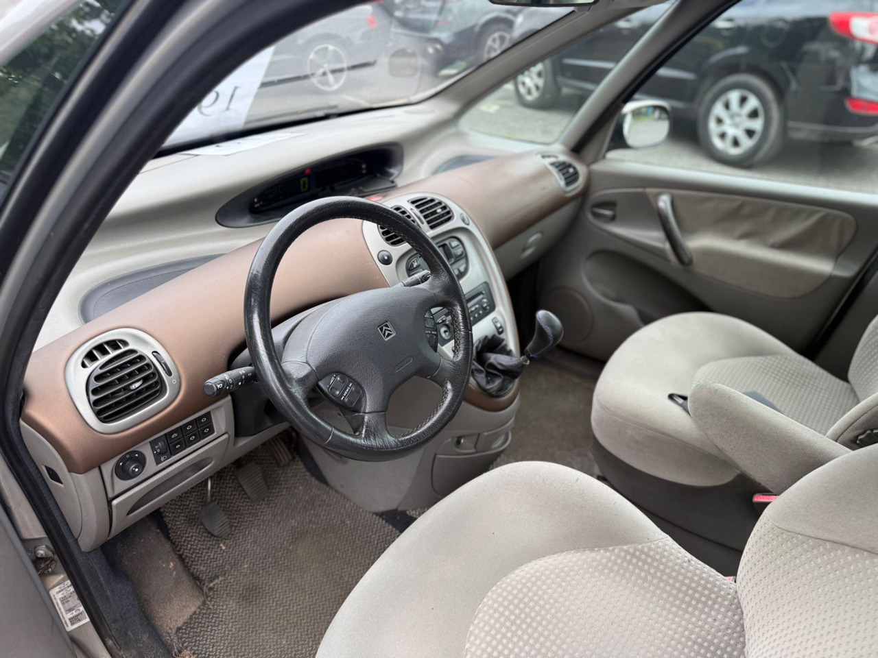 Sedan Citroën Xsara Picasso 1.8 16V Exclusive: foto 8