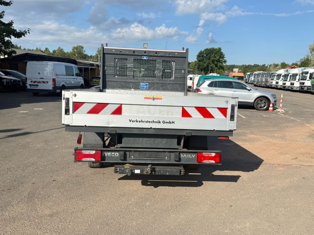 Iveco Daily 35 S 12 - Furgoneta caja abierta: foto 4 Iveco Daily 35 S 12 - Furgoneta caja abierta: foto 4