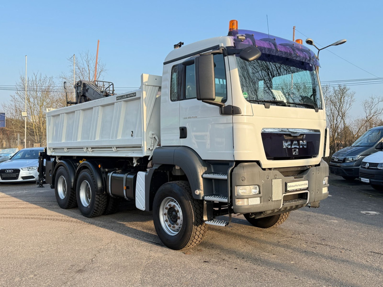 MAN TGS 26.400 Kipper mit Kran Jonsered 6x4 - Camión volquete: foto 2 MAN TGS 26.400 Kipper mit Kran Jonsered 6x4 - Camión volquete: foto 2