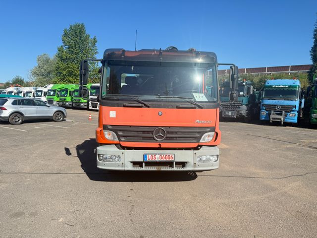 Mercedes-Benz Atego 1223 mit Kran MKG HLK 76 - Camión caja abierta, Camión grúa: foto 1 Mercedes-Benz Atego 1223 mit Kran MKG HLK 76 - Camión caja abierta, Camión grúa: foto 1
