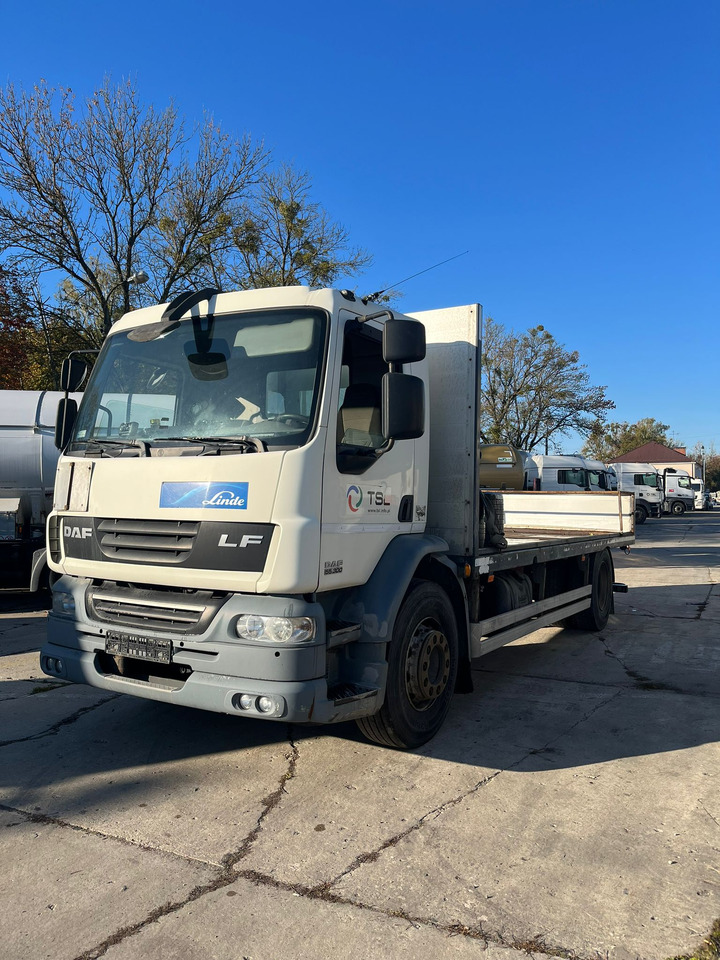 DAF FA LF55.300 - Camión caja cerrada: foto 1 DAF FA LF55.300 - Camión caja cerrada: foto 1