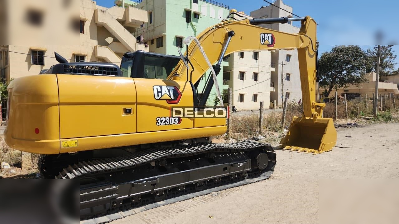 CATERPILLAR 323D3 - Excavadora de cadenas: foto 2 CATERPILLAR 323D3 - Excavadora de cadenas: foto 2