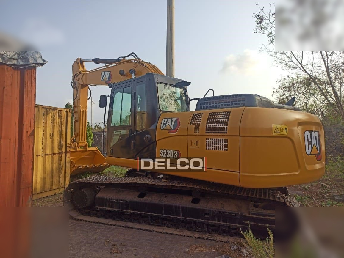 Excavadora de cadenas nuevo CATERPILLAR 323D3: foto 12