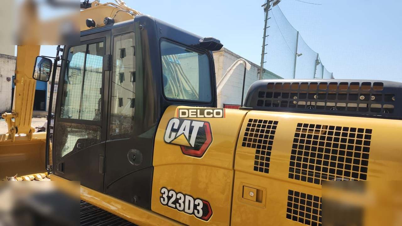 CATERPILLAR 323D3 - Excavadora de cadenas: foto 2 CATERPILLAR 323D3 - Excavadora de cadenas: foto 2