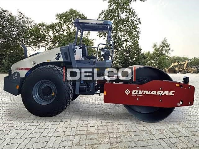 DYNAPAC CA305D - Rodillo: foto 1 DYNAPAC CA305D - Rodillo: foto 1