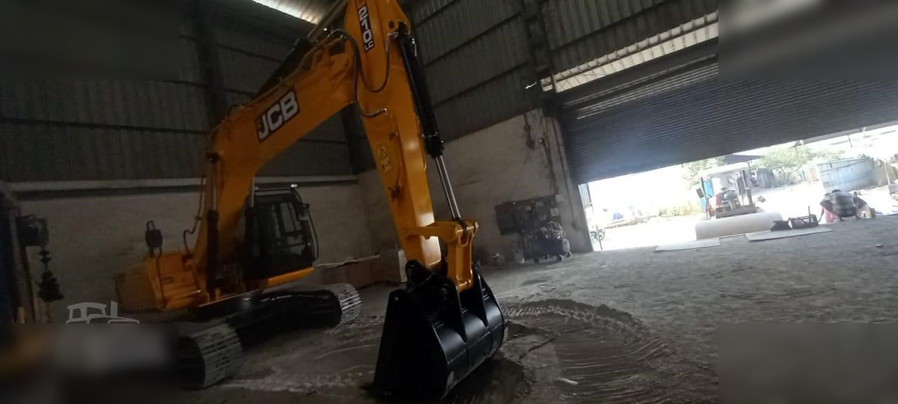 Leasing para JCB JS210 LC JCB JS210 LC: foto 8