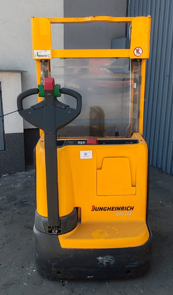 Jungheinrich EJC 112 2.5m/ free lift - Apilador: foto 2 Jungheinrich EJC 112 2.5m/ free lift - Apilador: foto 2