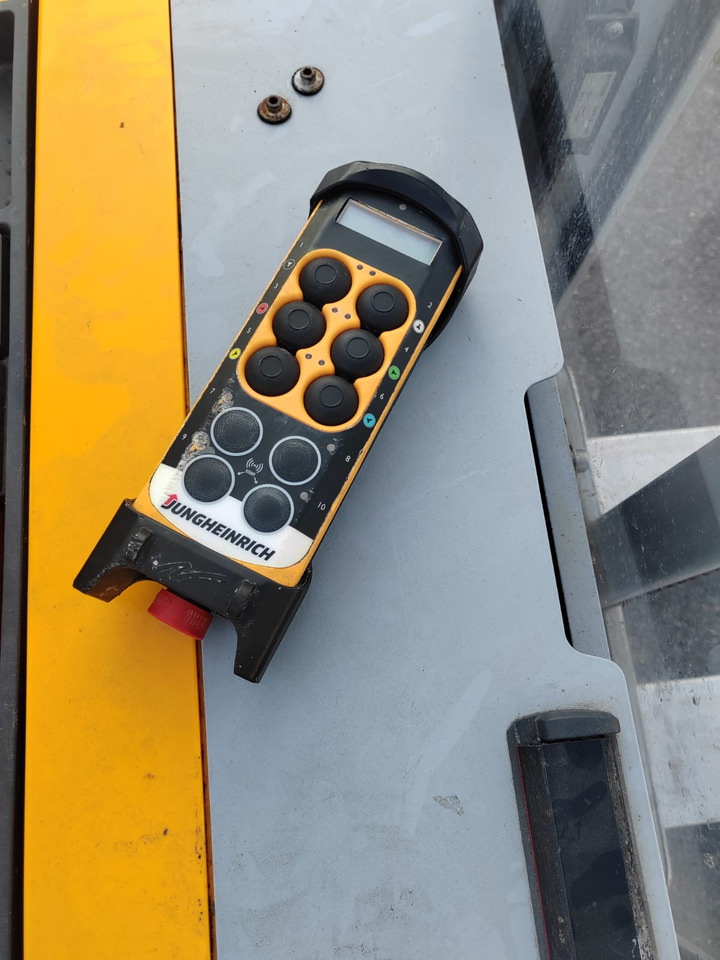 Jungheinrich EJC 112z/ remote control/ acid protect/ initial/ 511h - Apilador: foto 3 Jungheinrich EJC 112z/ remote control/ acid protect/ initial/ 511h - Apilador: foto 3