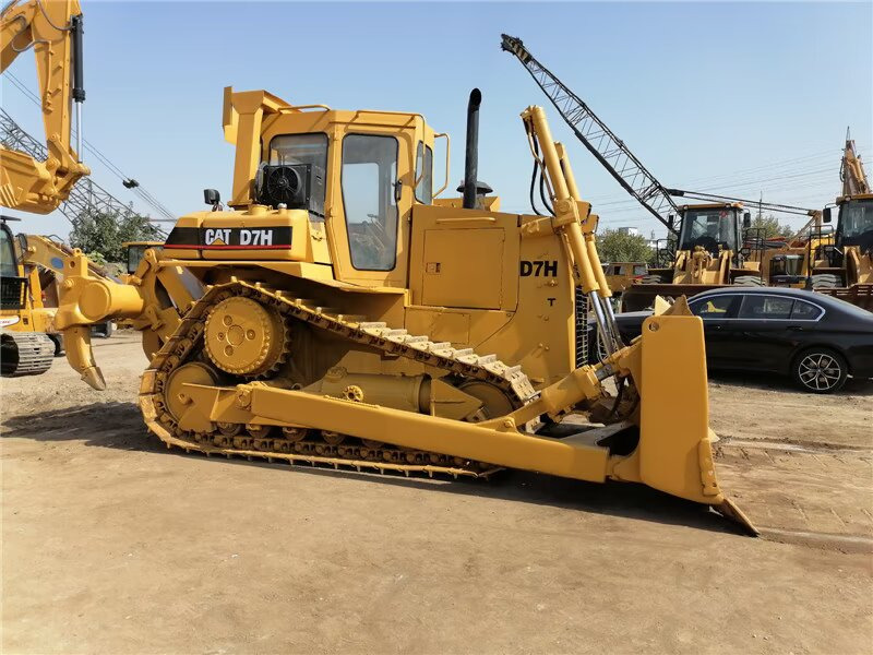 CAT D7H - Bulldozer: foto 2 CAT D7H - Bulldozer: foto 2