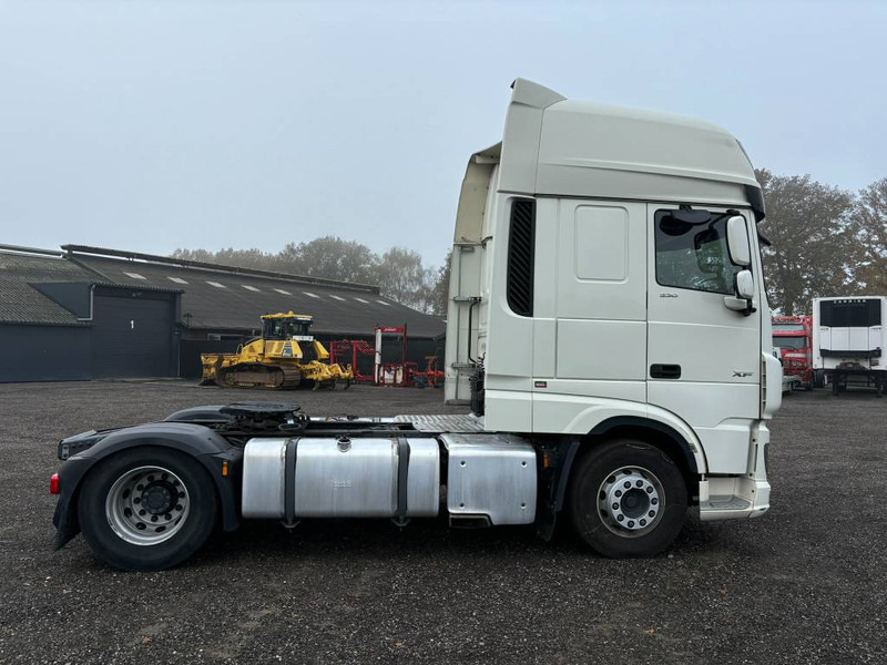 Cabeza tractora DAF XF 106.530 retarder 2 tanks, NL truck: foto 8