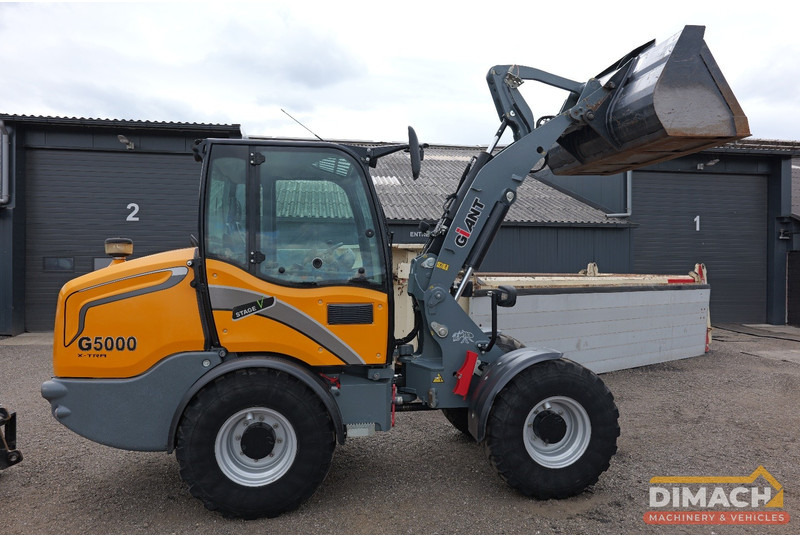 Giant Giant G5000DC X-TRA Hydraulische snelwissel, palletvorken - Minicargadora de cadenas: foto 2 Giant Giant G5000DC X-TRA Hydraulische snelwissel, palletvorken - Minicargadora de cadenas: foto 2