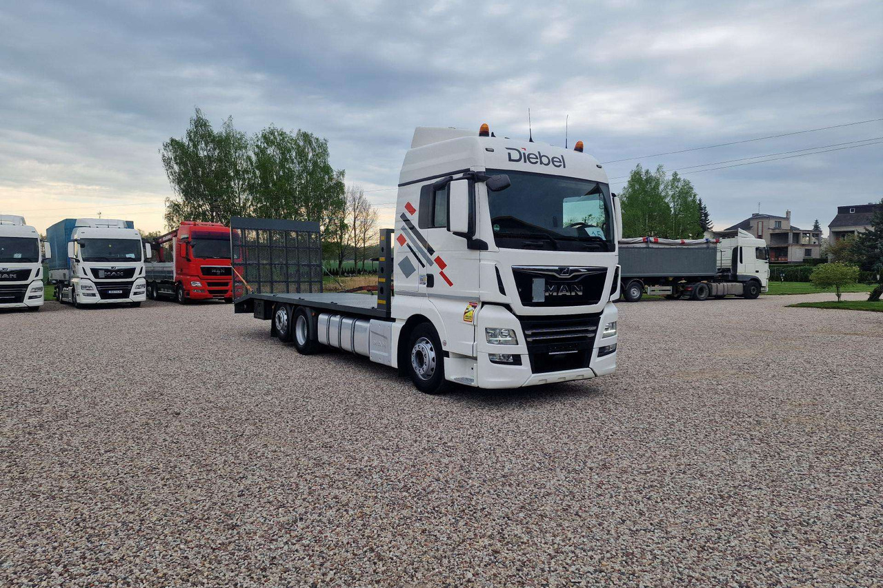 MAN TGX 26.420 - Grua de remolque autos: foto 1 MAN TGX 26.420 - Grua de remolque autos: foto 1