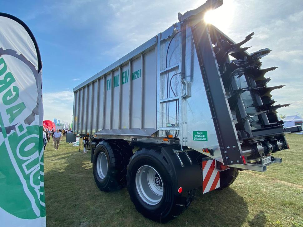 Auto-Agro Miststreuer / Manure spreader / Epandeur à fumier / Rimorchio spandiconcime / Разбрасыватель органических удобрений / Rozrzutnik obornika Tandem N268 - Esparcidor de estiércol: foto 2 Auto-Agro Miststreuer / Manure spreader / Epandeur à fumier / Rimorchio spandiconcime / Разбрасыватель органических удобрений / Rozrzutnik obornika Tandem N268 - Esparcidor de estiércol: foto 2