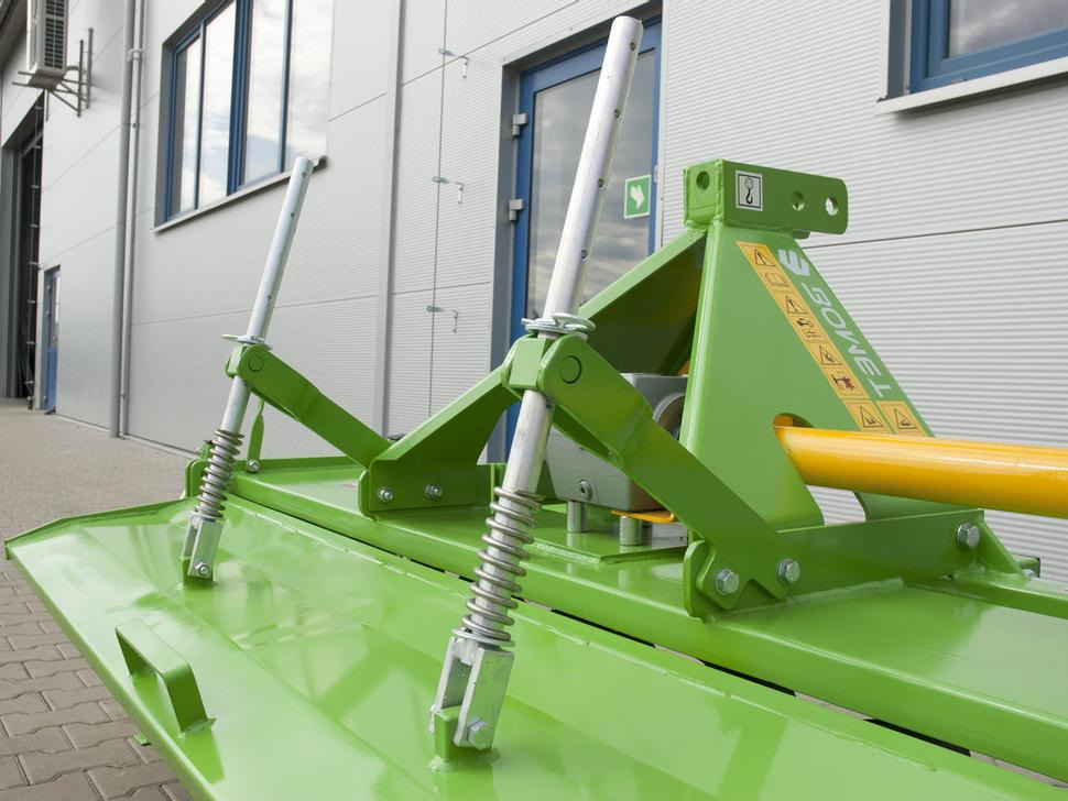 Bomet Bodenfräsen / Rotary tiller / Rotavator / Vangatrice / Rastrillo / Культиватор / Glebogryzarka 2 m - Rotocultivador: foto 3 Bomet Bodenfräsen / Rotary tiller / Rotavator / Vangatrice / Rastrillo / Культиватор / Glebogryzarka 2 m - Rotocultivador: foto 3