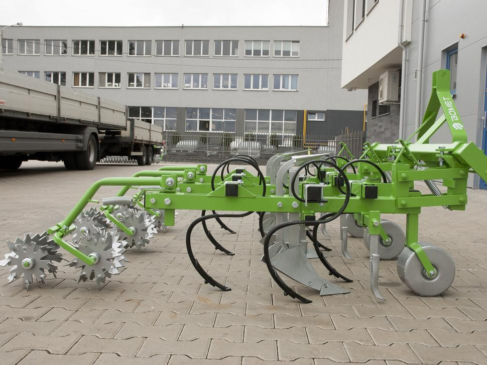 Bomet Jäthacke / Hoe ridger / Butteuse / Rincalzatore assolcatore / Полольник-окучник / Obsypnik - Equipo para trabajo del suelo: foto 3 Bomet Jäthacke / Hoe ridger / Butteuse / Rincalzatore assolcatore / Полольник-окучник / Obsypnik - Equipo para trabajo del suelo: foto 3