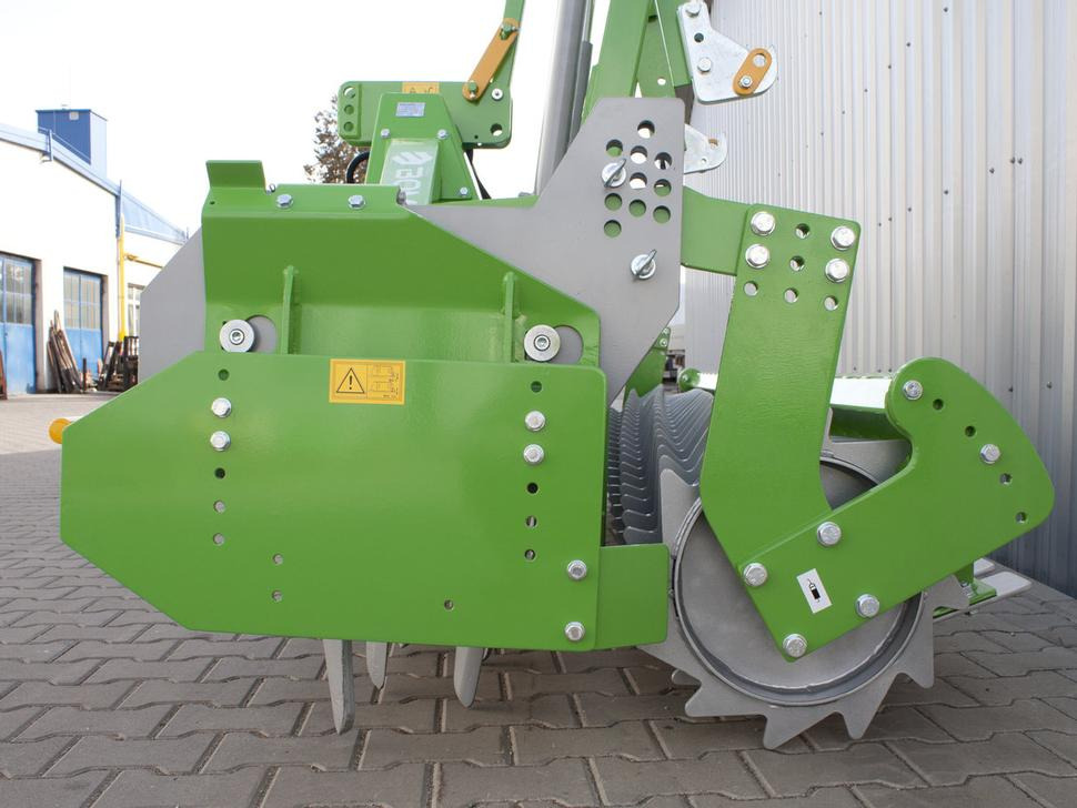 Bomet Kreiselegge / Power harrow / Herse rotative / Erpice rotante / Grada rotativa / Brona wirnikowa 3 m - Grada rotativa: foto 4 Bomet Kreiselegge / Power harrow / Herse rotative / Erpice rotante / Grada rotativa / Brona wirnikowa 3 m - Grada rotativa: foto 4