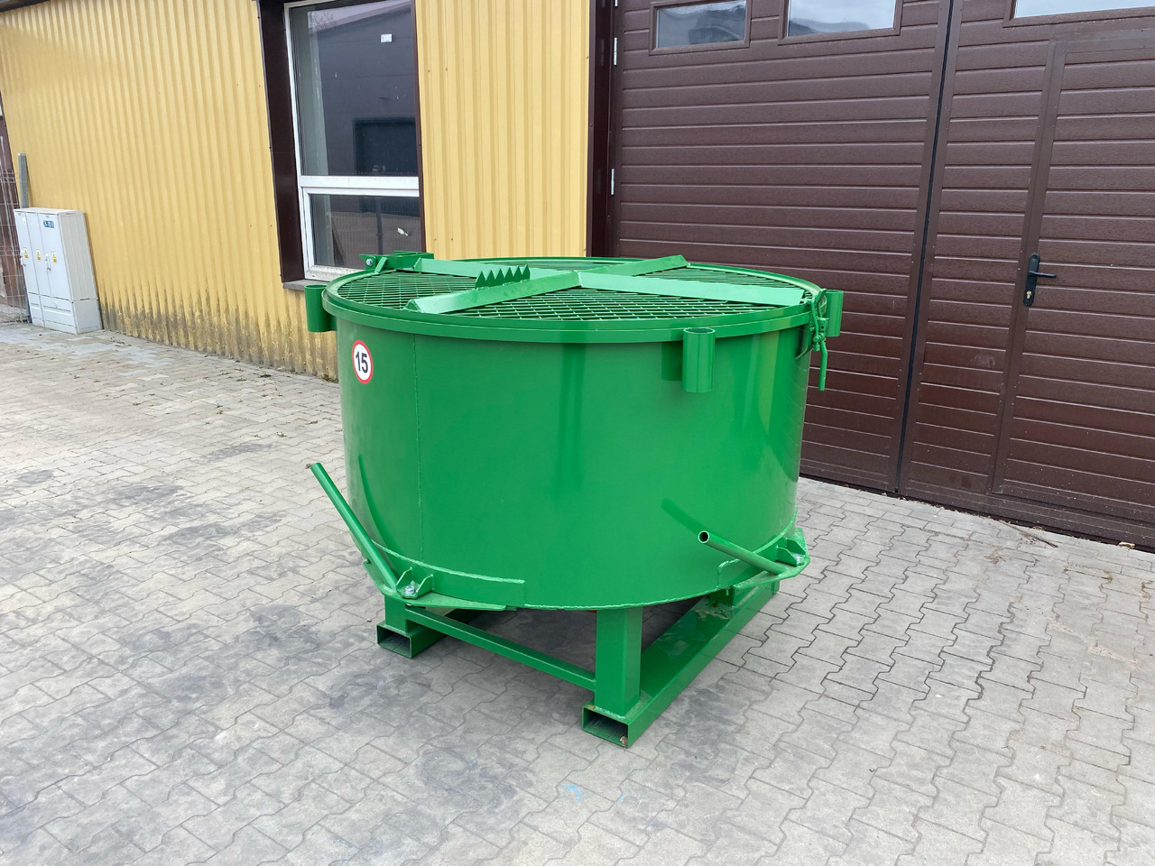 Hormigonera nuevo DC Betonmischer / Hydraulic concrete mixer / Malaxeur à béton hydraulique / Betoniera / Бетономешалка с гидравлическим приводом / Betoniarka hydrauliczna 800 l: foto 18 Hormigonera nuevo DC Betonmischer / Hydraulic concrete mixer / Malaxeur à béton hydraulique / Betoniera / Бетономешалка с гидравлическим приводом / Betoniarka hydrauliczna 800 l: foto 18