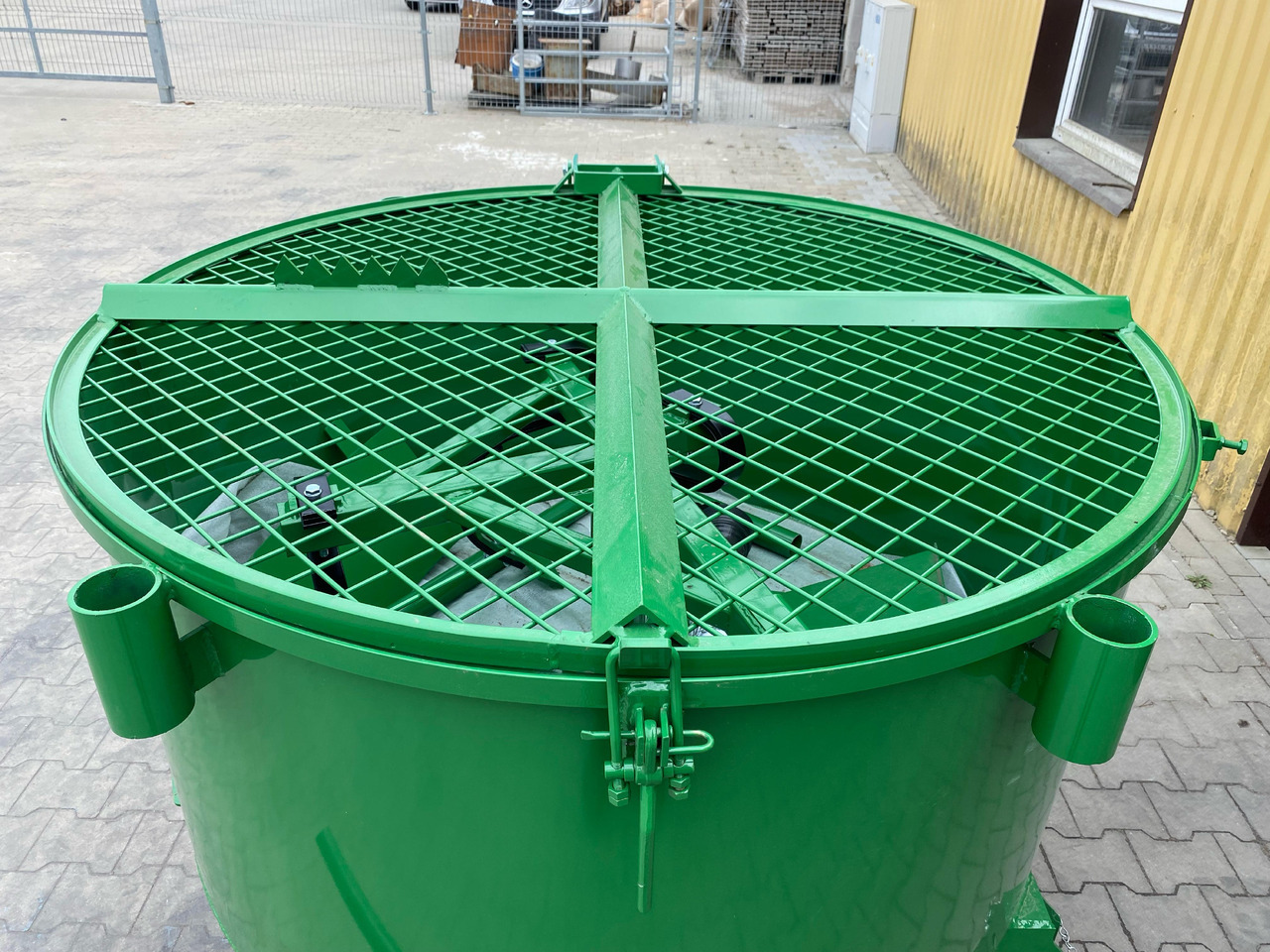 Hormigonera nuevo DC Betonmischer / Hydraulic concrete mixer / Malaxeur à béton hydraulique / Betoniera / Бетономешалка с гидравлическим приводом / Betoniarka hydrauliczna 800 l: foto 15 Hormigonera nuevo DC Betonmischer / Hydraulic concrete mixer / Malaxeur à béton hydraulique / Betoniera / Бетономешалка с гидравлическим приводом / Betoniarka hydrauliczna 800 l: foto 15