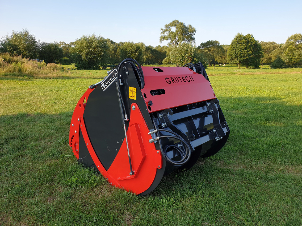Grutech Futterverteilschaufel / Silage mixer bucket / Godet desileur / Łyżka do zadawania paszy - Equipo para silos: foto 4 Grutech Futterverteilschaufel / Silage mixer bucket / Godet desileur / Łyżka do zadawania paszy - Equipo para silos: foto 4