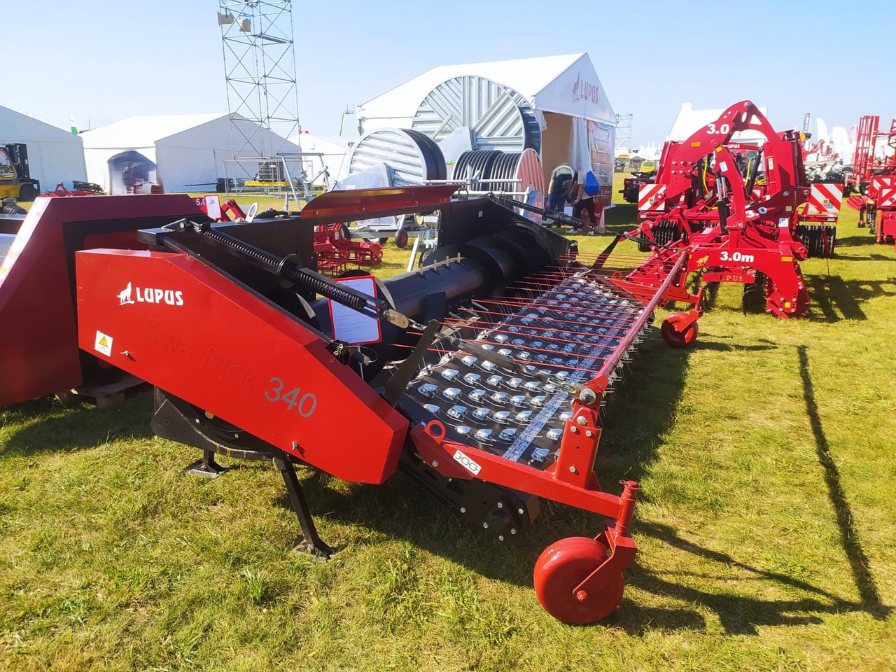 Accesorios para cosechadoras nuevo Lupus Schwadaufnehmer / Pickup header / Ramasseurs d'andains / Recogedor de hileras / Raccoglitore di andane / Подборщик валков / Podbieracz pokosów 3,4 m: foto 11 Accesorios para cosechadoras nuevo Lupus Schwadaufnehmer / Pickup header / Ramasseurs d'andains / Recogedor de hileras / Raccoglitore di andane / Подборщик валков / Podbieracz pokosów 3,4 m: foto 11