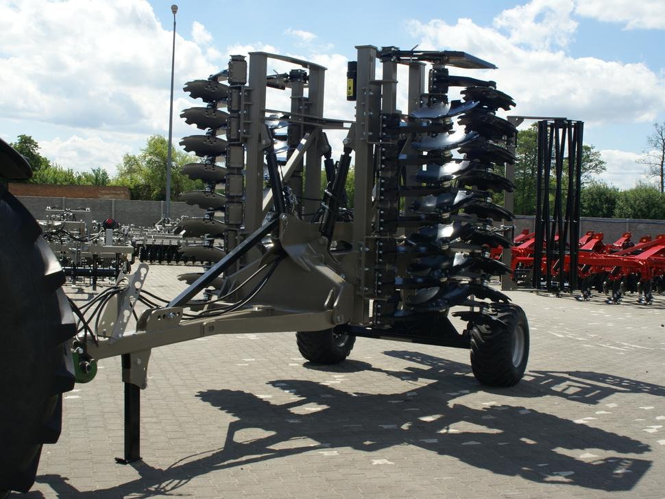 ROLEX Hydraulische Scheibenegge / Hydraulic discs harrow / Dechaumeur à disques / Erpice a dischi / Гидравлическая дисковая борона / Brona talerzowa hydraulicznie składana ciężka 4 m - Rastras: foto 2 ROLEX Hydraulische Scheibenegge / Hydraulic discs harrow / Dechaumeur à disques / Erpice a dischi / Гидравлическая дисковая борона / Brona talerzowa hydraulicznie składana ciężka 4 m - Rastras: foto 2