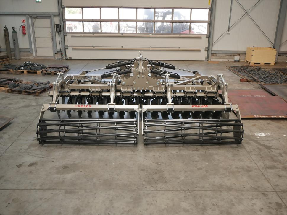 ROLEX Hydraulische Scheibenegge / Hydraulic discs harrow / Dechaumeur à disques / Erpice a dischi / Гидравлическая дисковая борона / Brona talerzowa hydraulicznie składana lekka 4 m - Rastras: foto 4 ROLEX Hydraulische Scheibenegge / Hydraulic discs harrow / Dechaumeur à disques / Erpice a dischi / Гидравлическая дисковая борона / Brona talerzowa hydraulicznie składana lekka 4 m - Rastras: foto 4