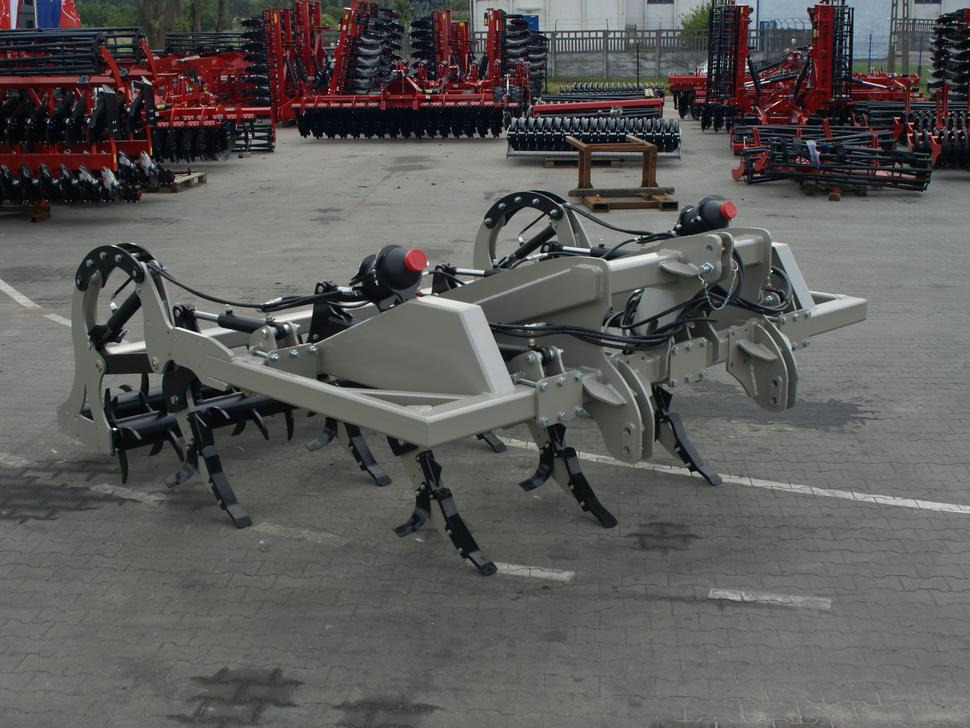 ROLEX Meißelpflug / Chisel plough / Decompacteur chisel / Aratro a scalpello Chisel / Чизельный плуг / Pług dłutowy 3 m - Subsolador: foto 1 ROLEX Meißelpflug / Chisel plough / Decompacteur chisel / Aratro a scalpello Chisel / Чизельный плуг / Pług dłutowy 3 m - Subsolador: foto 1