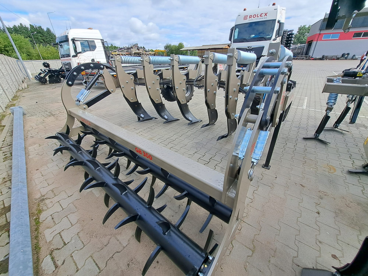 ROLEX Tiefenlockerer / Subsoiler / Décompacteur / Subsolador / Dissodatori / Глубокорыхлитель тип V / Głębosz typ V 3 m - Subsolador: foto 2 ROLEX Tiefenlockerer / Subsoiler / Décompacteur / Subsolador / Dissodatori / Глубокорыхлитель тип V / Głębosz typ V 3 m - Subsolador: foto 2