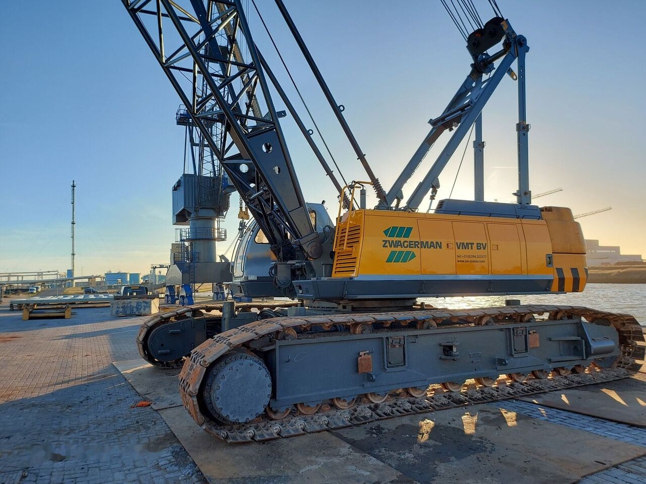 Sumitomo SC 1000 PAX S2 - Grúa sobre orugas: foto 1 Sumitomo SC 1000 PAX S2 - Grúa sobre orugas: foto 1