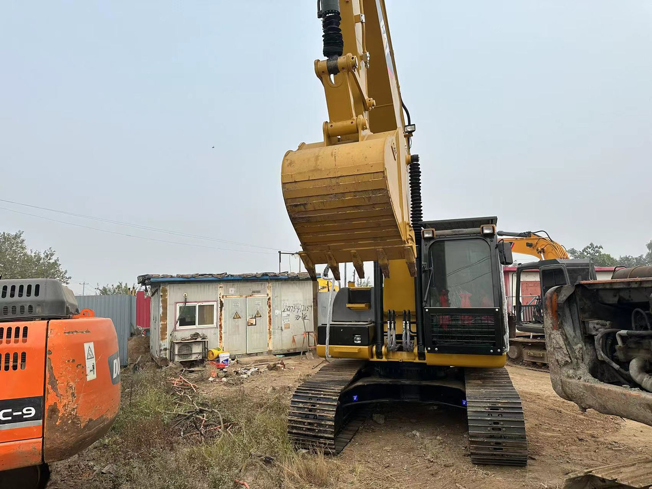 CATERPILLAR 320D2 - Excavadora de cadenas: foto 2 CATERPILLAR 320D2 - Excavadora de cadenas: foto 2