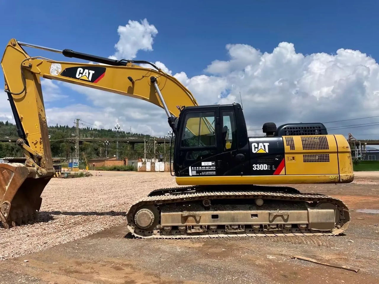 CATERPILLAR 330D2L - Excavadora de cadenas: foto 1 CATERPILLAR 330D2L - Excavadora de cadenas: foto 1