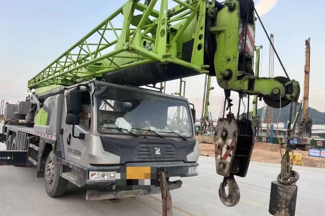 ZOOMLION ZTC300V - Autogrúa: foto 1 ZOOMLION ZTC300V - Autogrúa: foto 1