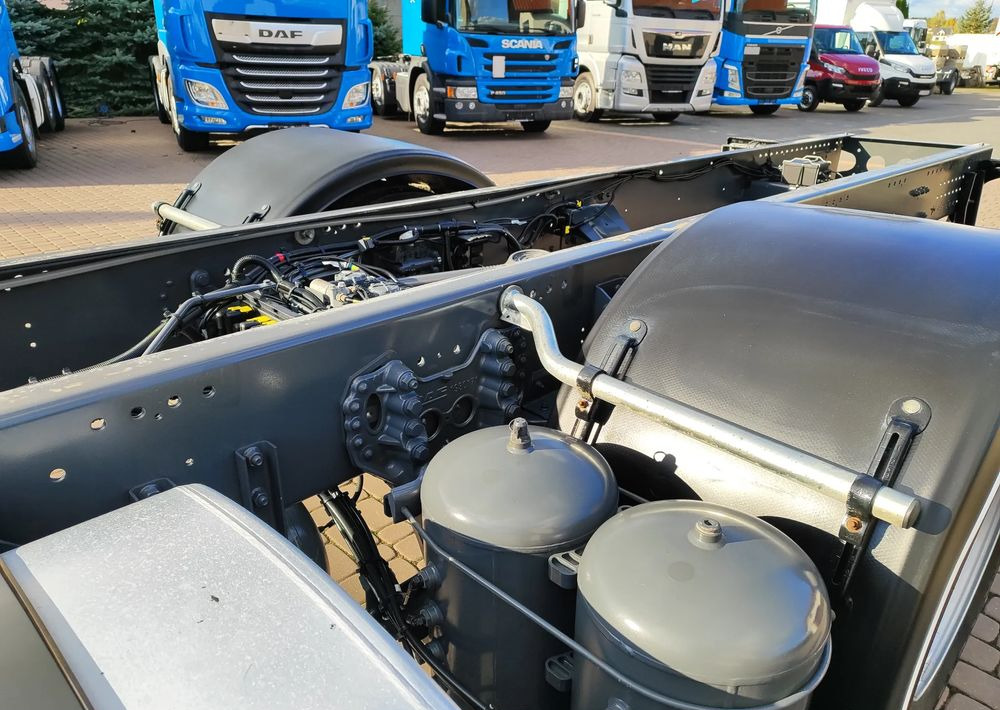 Leasing para  DAF CF 300 4X2 18T EURO 6 SILNIK 11L RAMA DO ZABUDOWY 176 TYS KM DAF CF 300 4X2 18T EURO 6 SILNIK 11L RAMA DO ZABUDOWY 176 TYS KM: foto 12