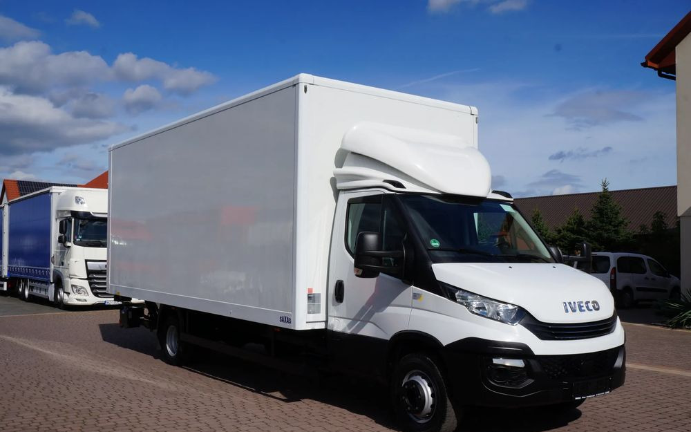Iveco DAILY 72c18 Automat HI-MATIC Kontener 6 m 117 tys km Wzorowy Stan - Camión caja cerrada: foto 1 Iveco DAILY 72c18 Automat HI-MATIC Kontener 6 m 117 tys km Wzorowy Stan - Camión caja cerrada: foto 1