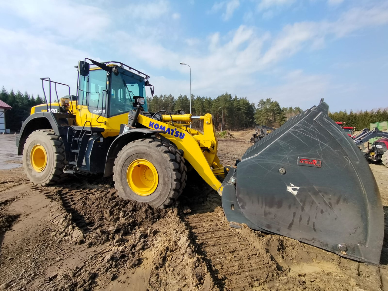 KOMATSU WA380 - Cargadora de ruedas: foto 2 KOMATSU WA380 - Cargadora de ruedas: foto 2