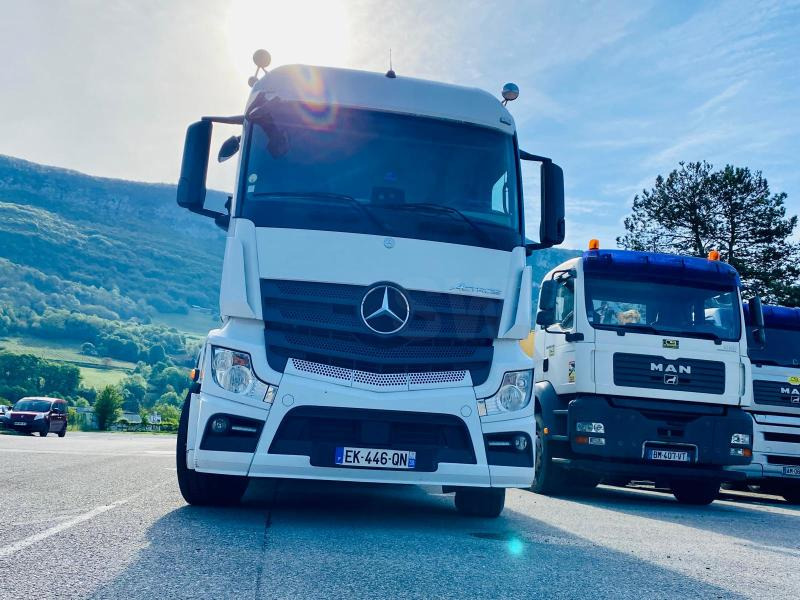 MERCEDES Tracteur routier ACTROS 1851 4X2 avec KIT HYDRAULIQUE - Cabeza tractora: foto 5 MERCEDES Tracteur routier ACTROS 1851 4X2 avec KIT HYDRAULIQUE - Cabeza tractora: foto 5