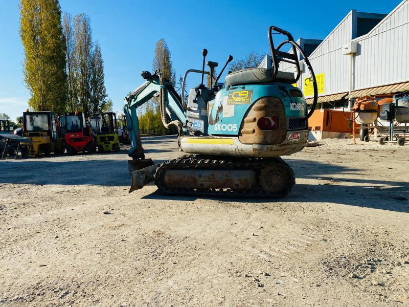 KOBELCO Mini pelle électrique SK007 - Miniexcavadora: foto 3 KOBELCO Mini pelle électrique SK007 - Miniexcavadora: foto 3