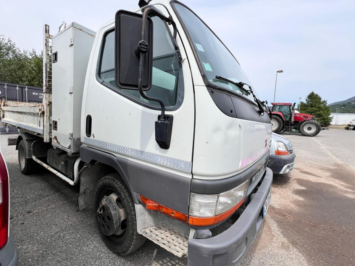 Mitsubishi Canter FB634 D CAMION BENNE (NET DE TVA) - Furgoneta basculante: foto 2 Mitsubishi Canter FB634 D CAMION BENNE (NET DE TVA) - Furgoneta basculante: foto 2