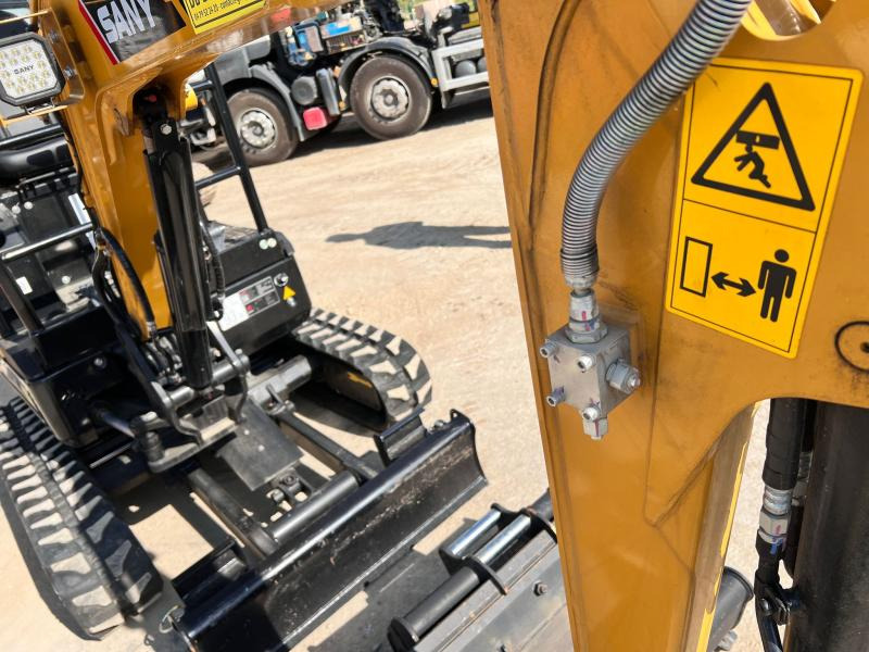 Sany SY16C MINIPELLE 1t8 Etat Neuf - Miniexcavadora: foto 5 Sany SY16C MINIPELLE 1t8 Etat Neuf - Miniexcavadora: foto 5