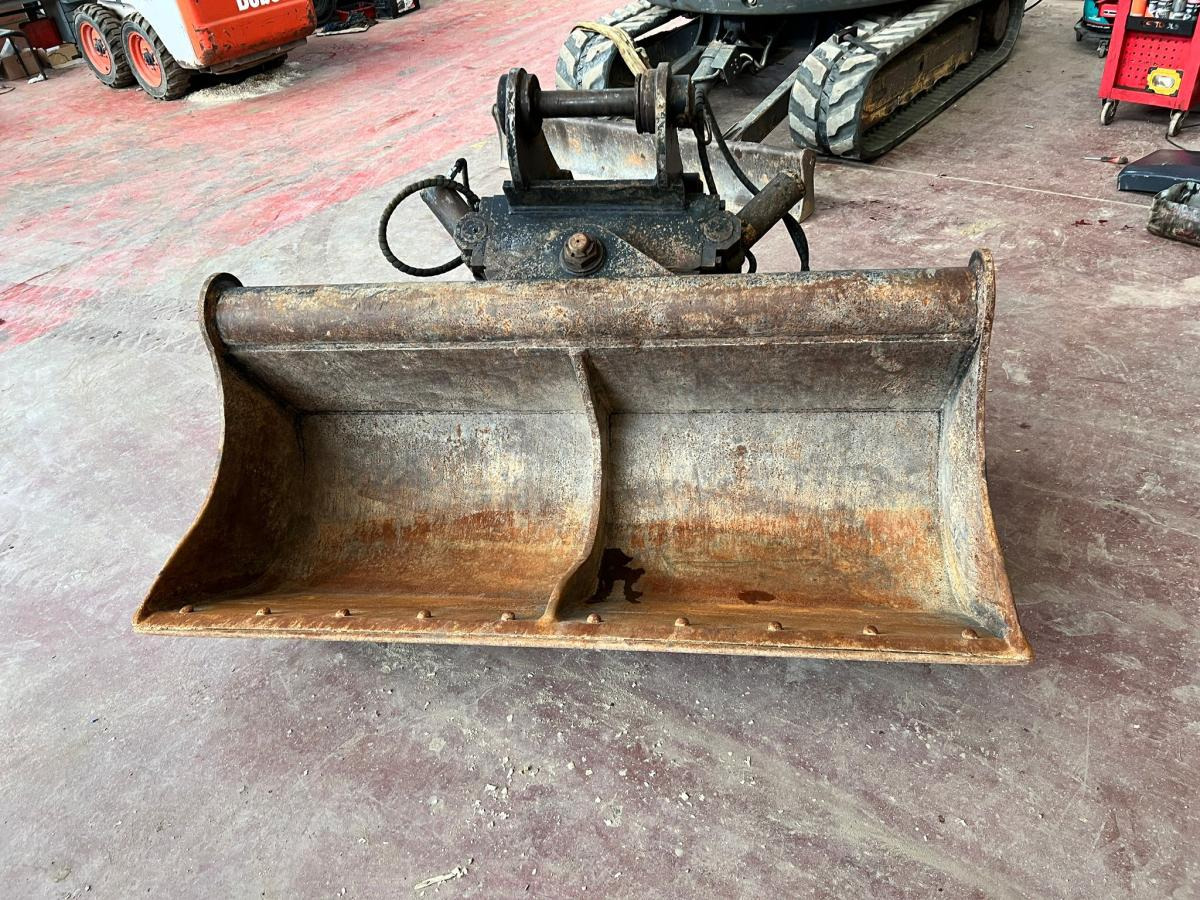 THIERE GODET CURAGE INCLINABLE TILT POUR PELLE DE 20T - Cazo para excavadora para Maquinaria de construcción: foto 4 THIERE GODET CURAGE INCLINABLE TILT POUR PELLE DE 20T - Cazo para excavadora para Maquinaria de construcción: foto 4