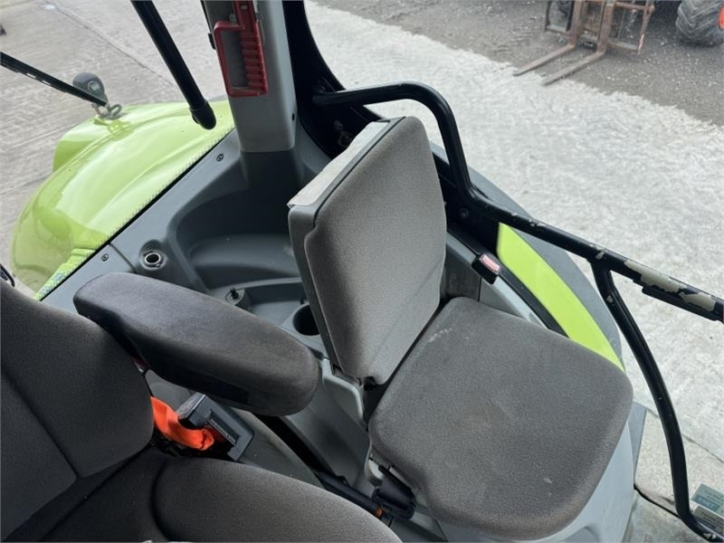 Tractor Claas Axion 800: foto 19