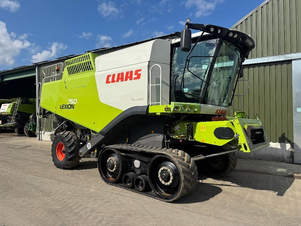 Claas Lexion 750TT APS Hybrid c/w V900 Header - Cosechadora de granos: foto 3 Claas Lexion 750TT APS Hybrid c/w V900 Header - Cosechadora de granos: foto 3