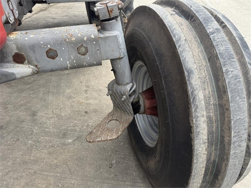 Tractor Massey Ferguson 2680 2WD **Low Hours**: foto 18