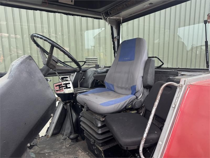 Tractor Massey Ferguson 2680 2WD **Low Hours**: foto 23